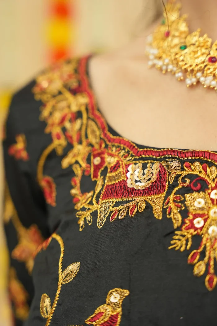 Women's Woven Design zari work Half Saree with Embroidered Blouse and Dupatta PihuPattu - Image 18