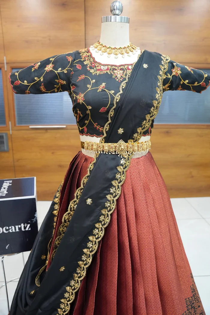 Women's Woven Design zari work Half Saree with Embroidered Blouse and Dupatta PihuPattu - Image 6